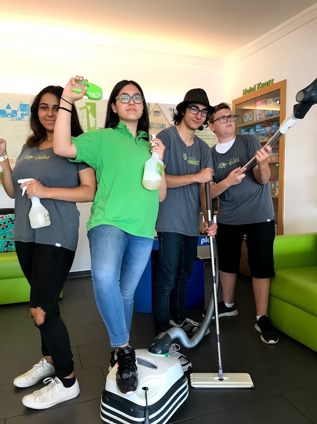 Das Team des Hotel Knorz bei der Arbeit 1